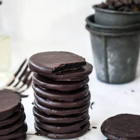 15 Minute Thin Mints 3 Ingredients No Bake Vegan Izy Hossack Top With Cinnamon