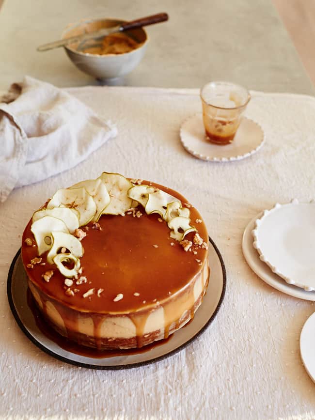 Salted Caramel Apple Cake | Top With Cinnamon | Bloglovin’