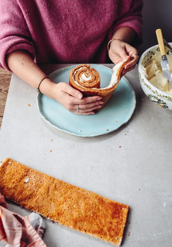 How to make a vertically striped cake by Izy Hossack