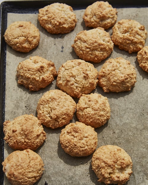 baked amaretti biscuits on a tray